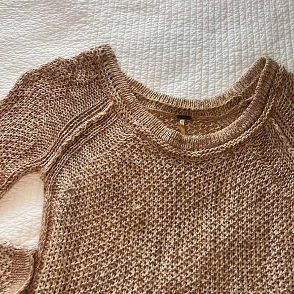 Free People Low Scoop Knit Sweater/ Lightweight/ Size Medium/ Cream & Tan - Picture 3 of 8